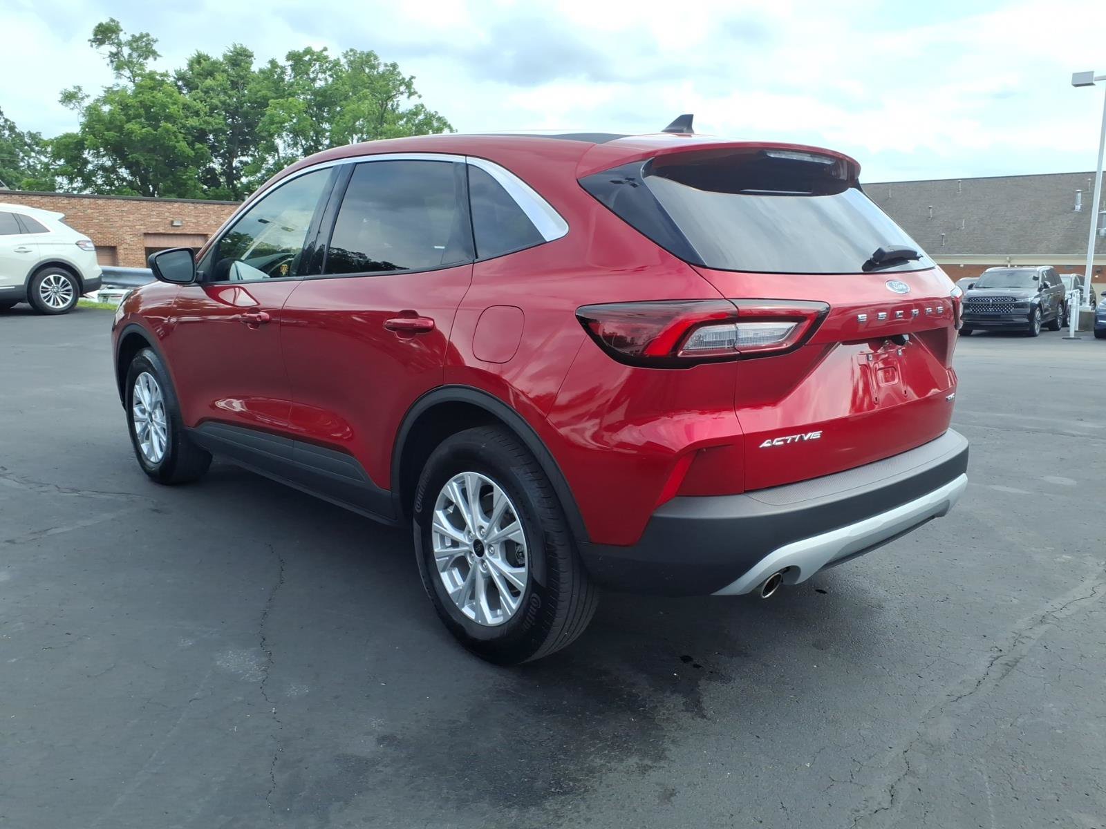 Used 2023 Ford Escape Active AWD/4WD image 5