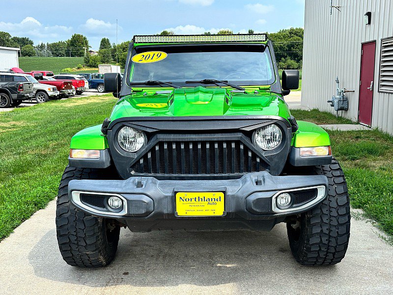 Used 2019 Jeep Wrangler Unlimited Sahara w/ Uconnect 4C Nav & Sound Group AWD/4WD image 3