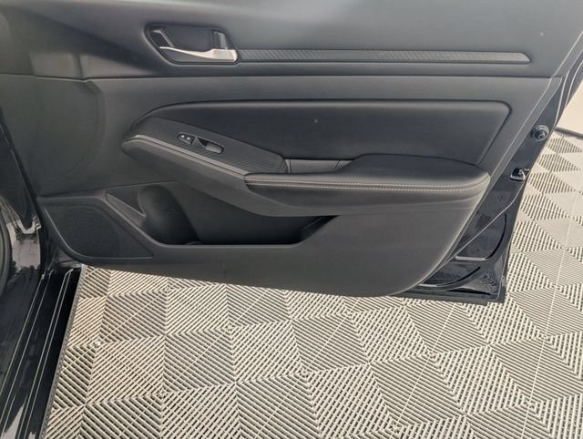 Used 2025 Nissan Altima 2.5 SV FWD image 31