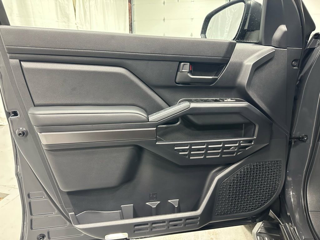 Used 2025 Toyota 4Runner SR5 image 8