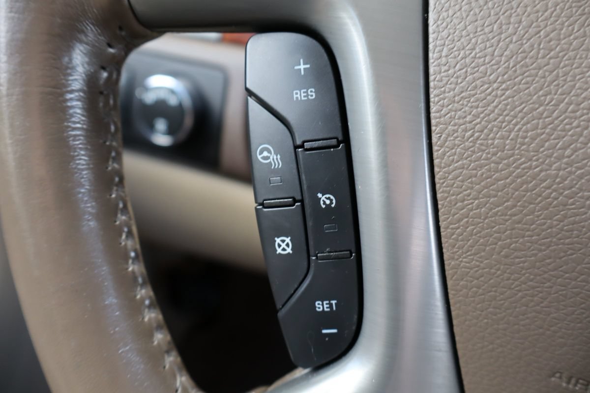 Used 2013 GMC Yukon SLT w/ SLT-2 Equipment Package AWD/4WD image 30