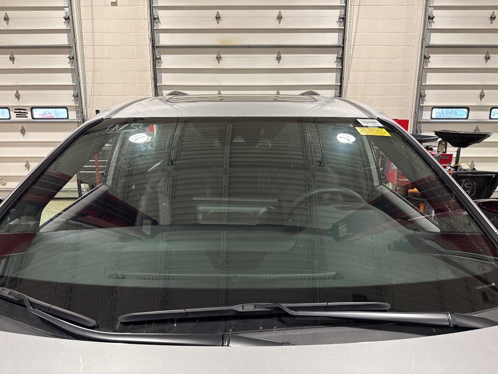 Used 2025 Toyota Sienna XSE w/ XSE Plus Package video 2