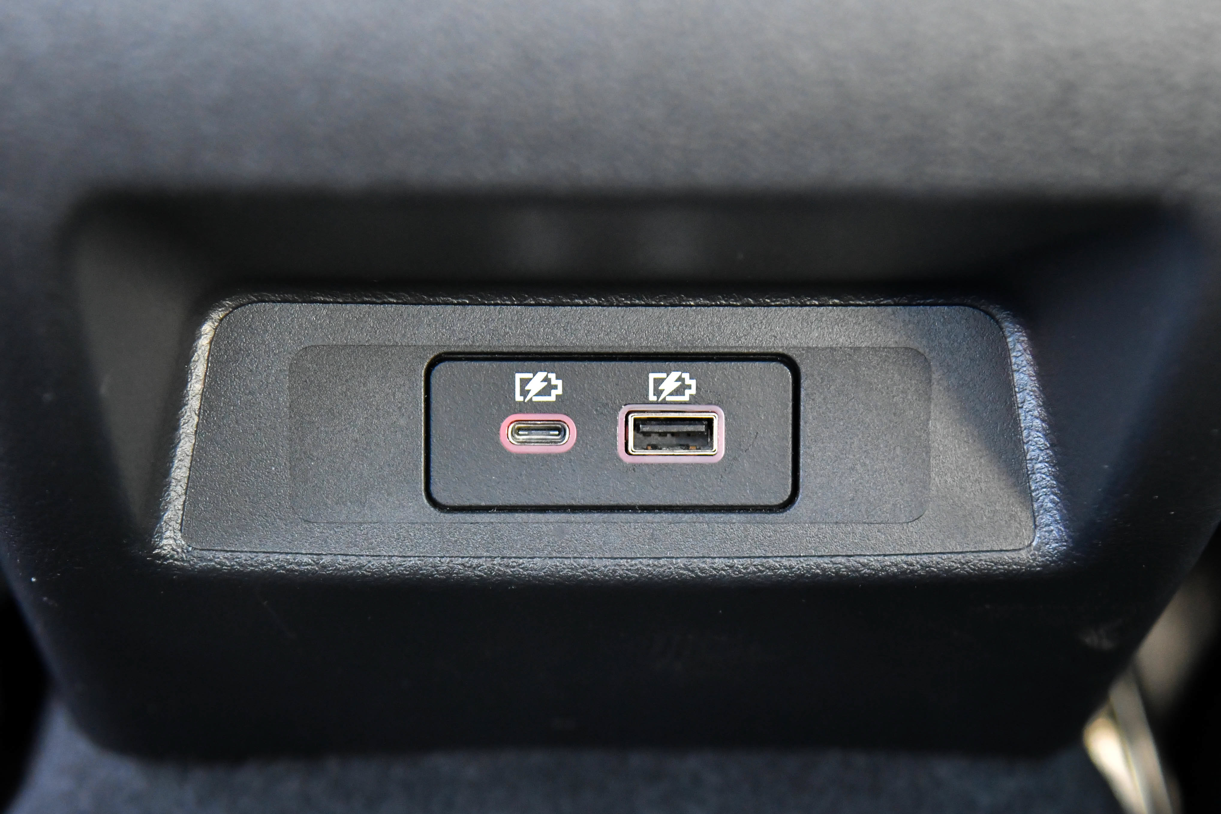 Used 2025 Nissan Altima 2.5 SV FWD image 35