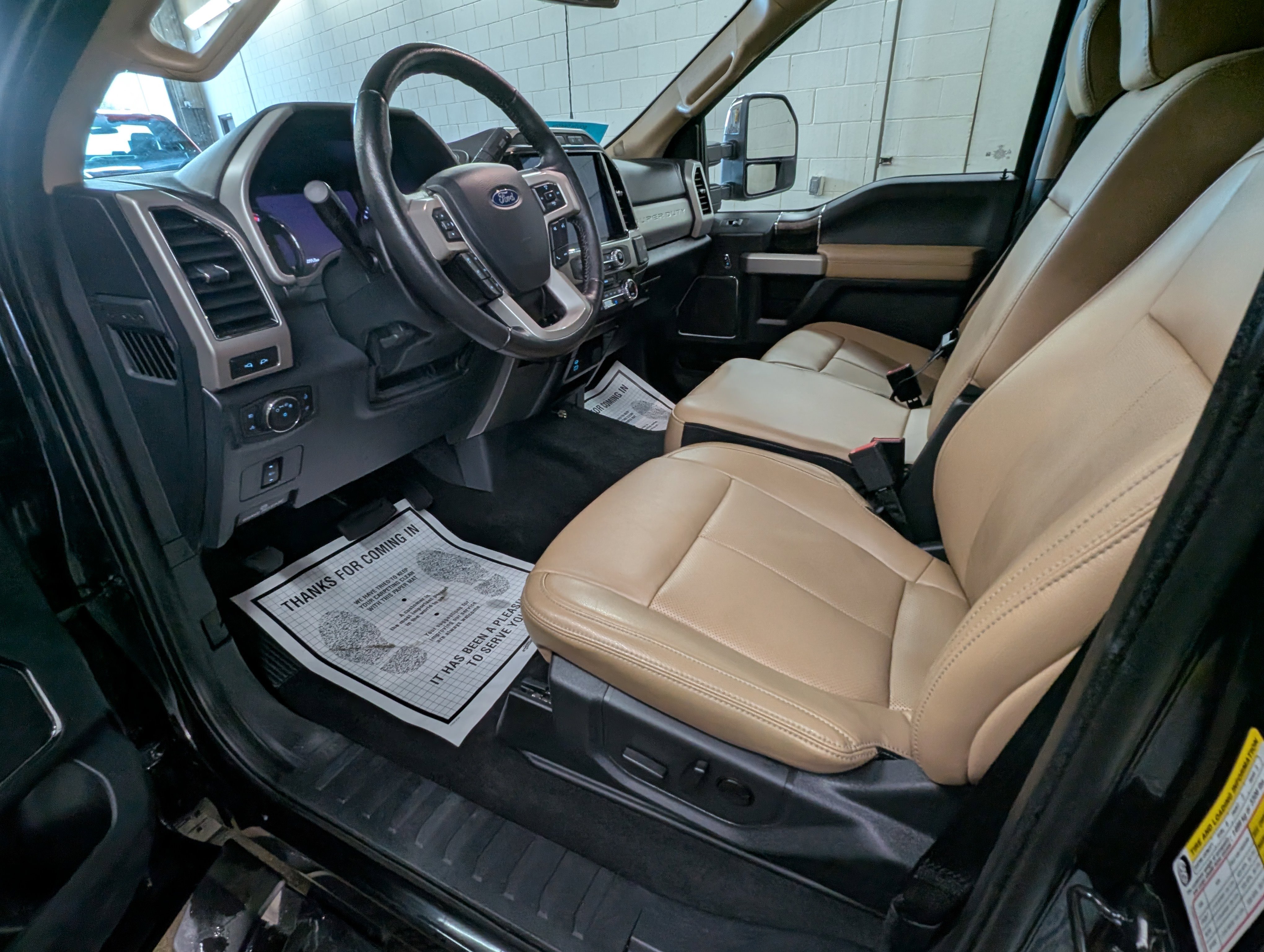 Used 2022 Ford F350 Lariat w/ Chrome Package image 14