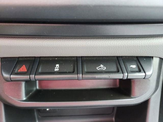 Used 2021 Chevrolet Colorado W/T w/ Custom Special Edition image 31