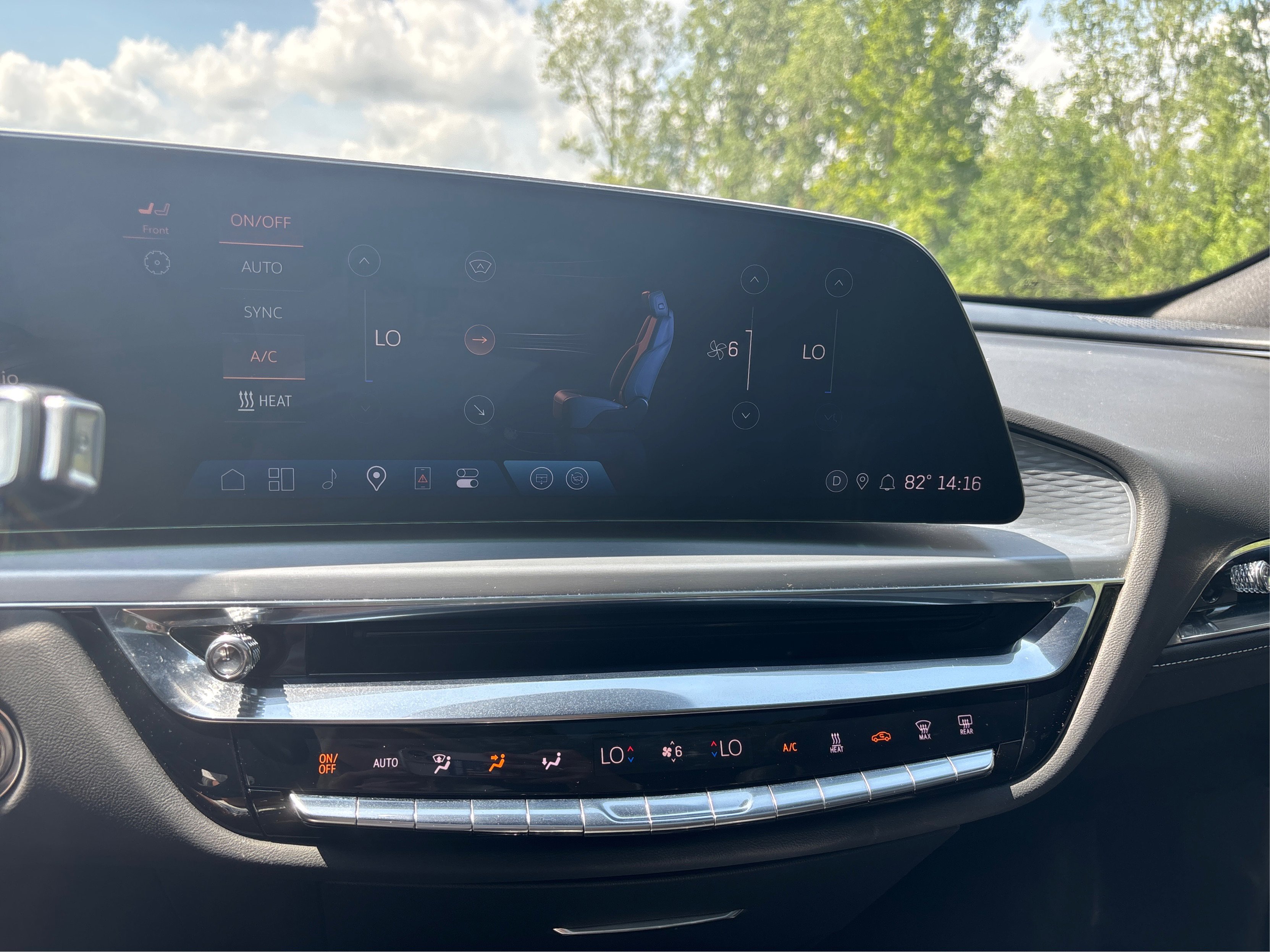 Used 2024 Cadillac Lyriq Luxury image 47