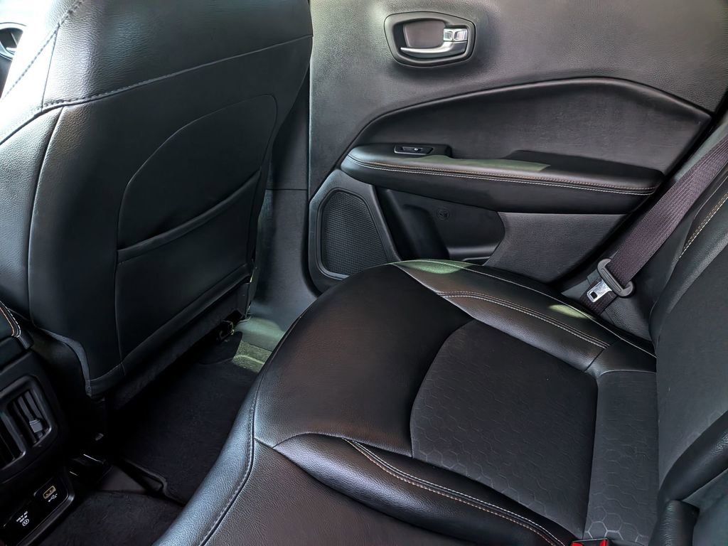 Used 2019 Jeep Compass Latitude FWD image 34