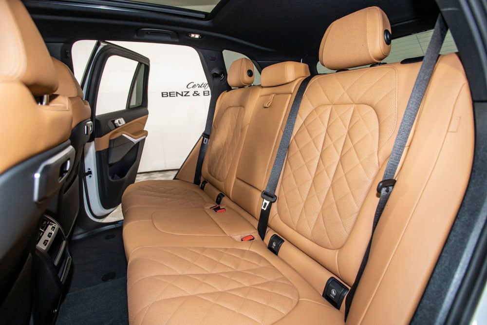 Used 2026 BMW X5 xDrive40i w/ M Sport Package image 16