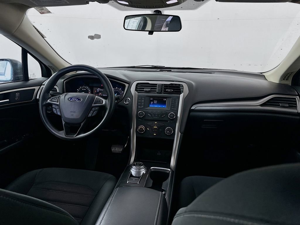 Used 2017 Ford Fusion SE image 21