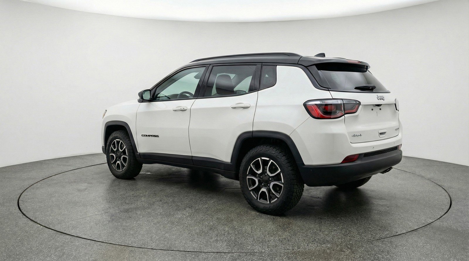 Used 2025 Jeep Compass Trailhawk AWD/4WD image 6