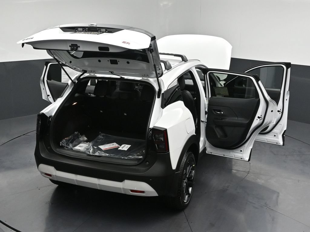 New 2026 Nissan Kicks SR w/ Cold Weather Package FWD image 32