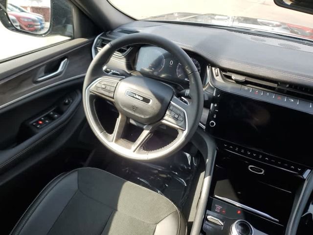 New 2026 Jeep Grand Cherokee Altitude AWD/4WD image 18