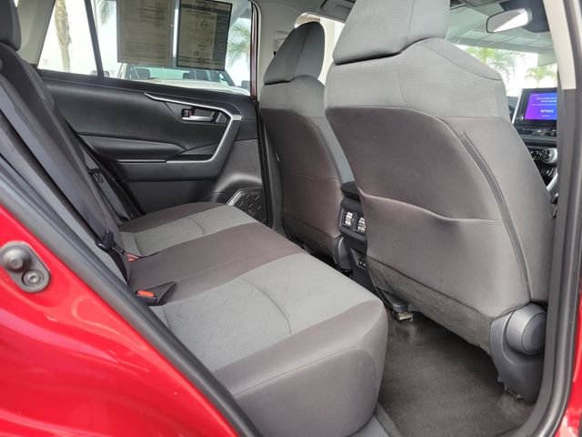 Used 2025 Toyota RAV4 XLE FWD image 25