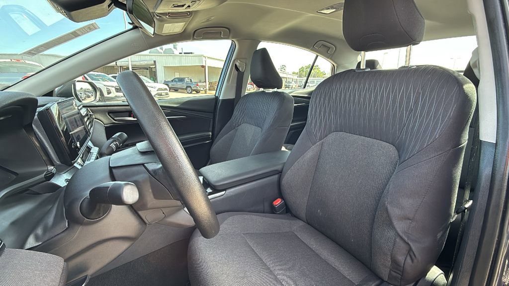 Used 2025 Toyota Camry LE FWD image 14