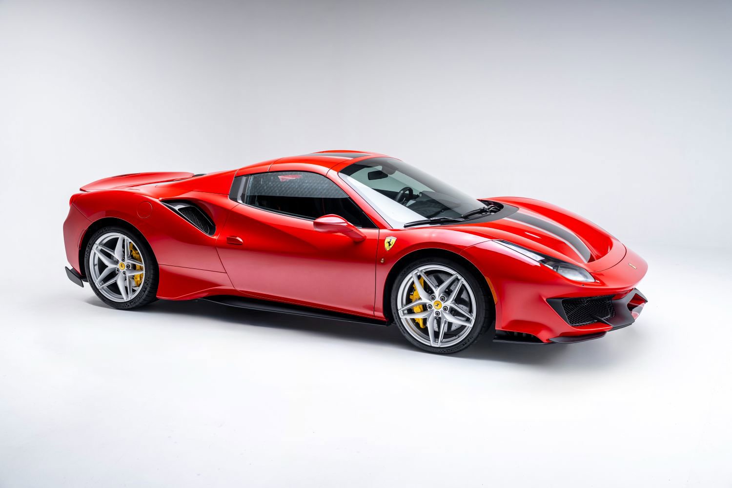 Used 2020 Ferrari 488 Pista Spider image 3