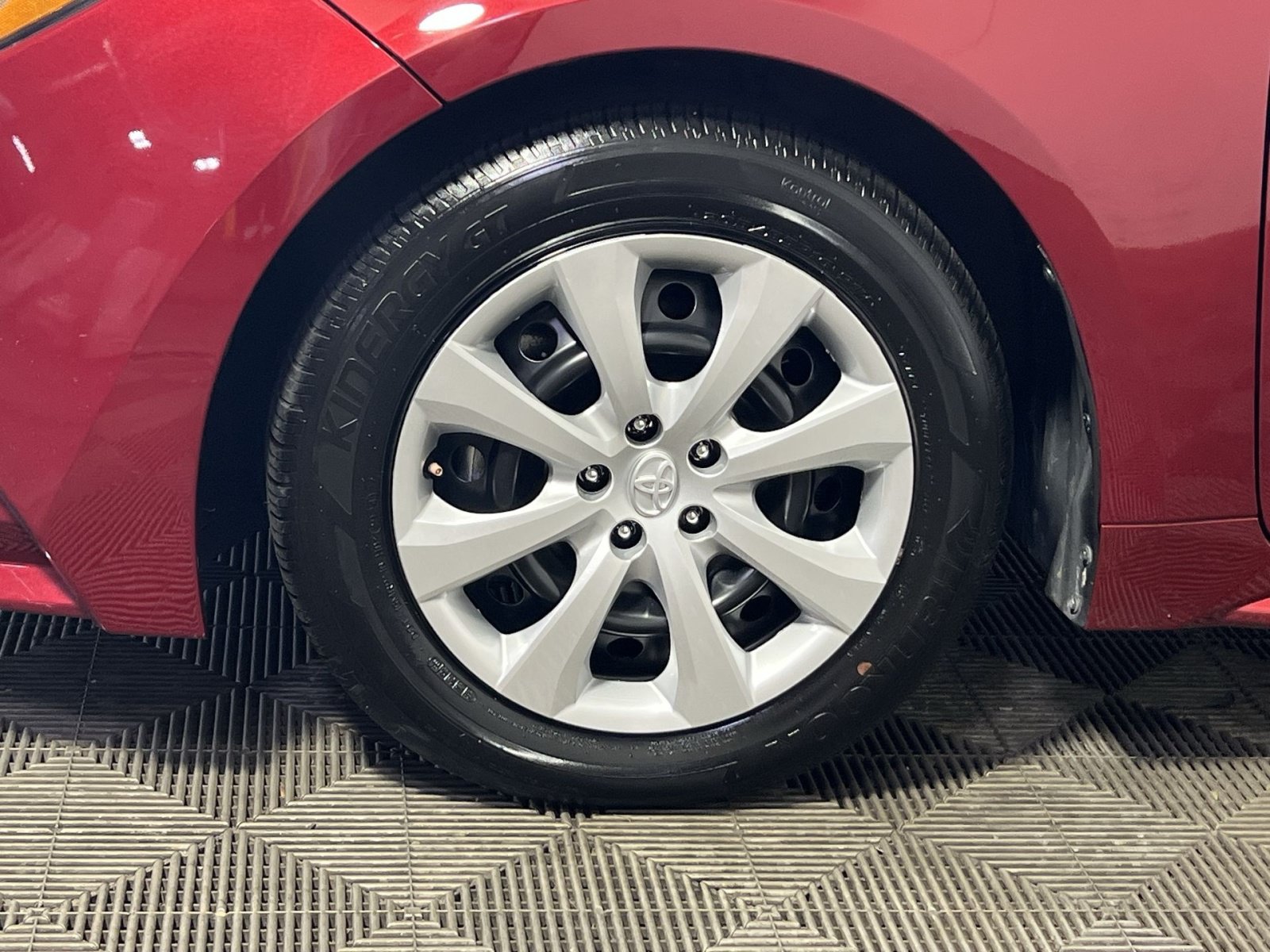 Used 2025 Toyota Corolla LE FWD image 12