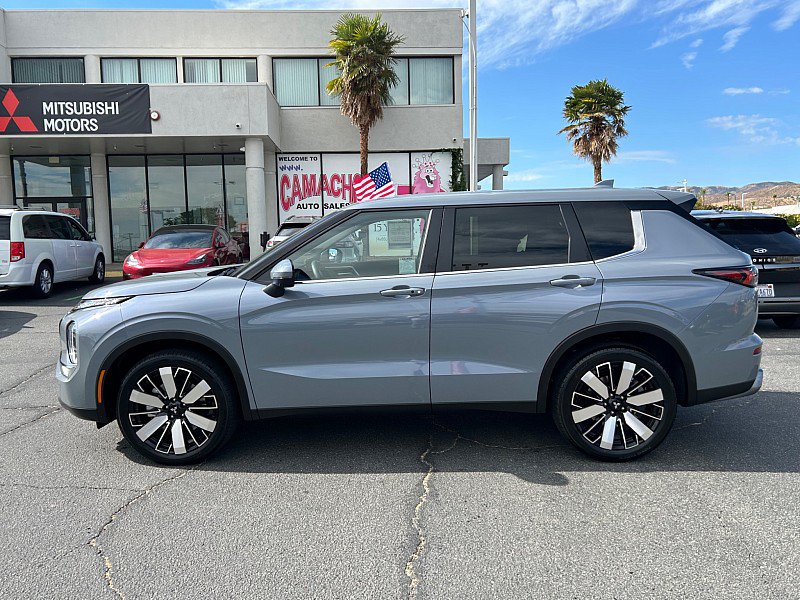 Used 2026 Mitsubishi Outlander SE FWD image 8