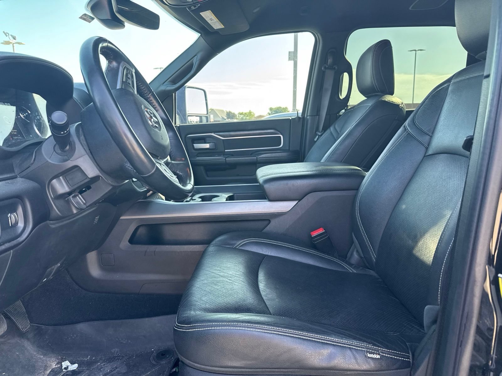 Used 2024 RAM 3500 Big Horn w/ Sport Appearance Package AWD/4WD image 11