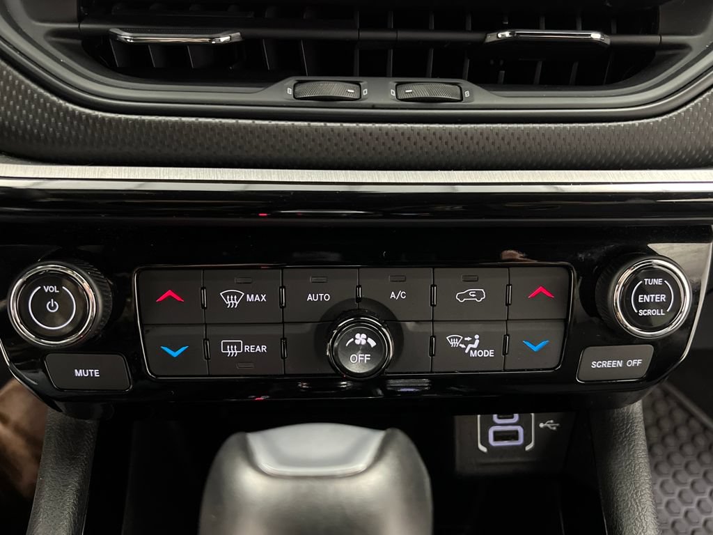 Used 2024 Jeep Compass Trailhawk AWD/4WD image 51