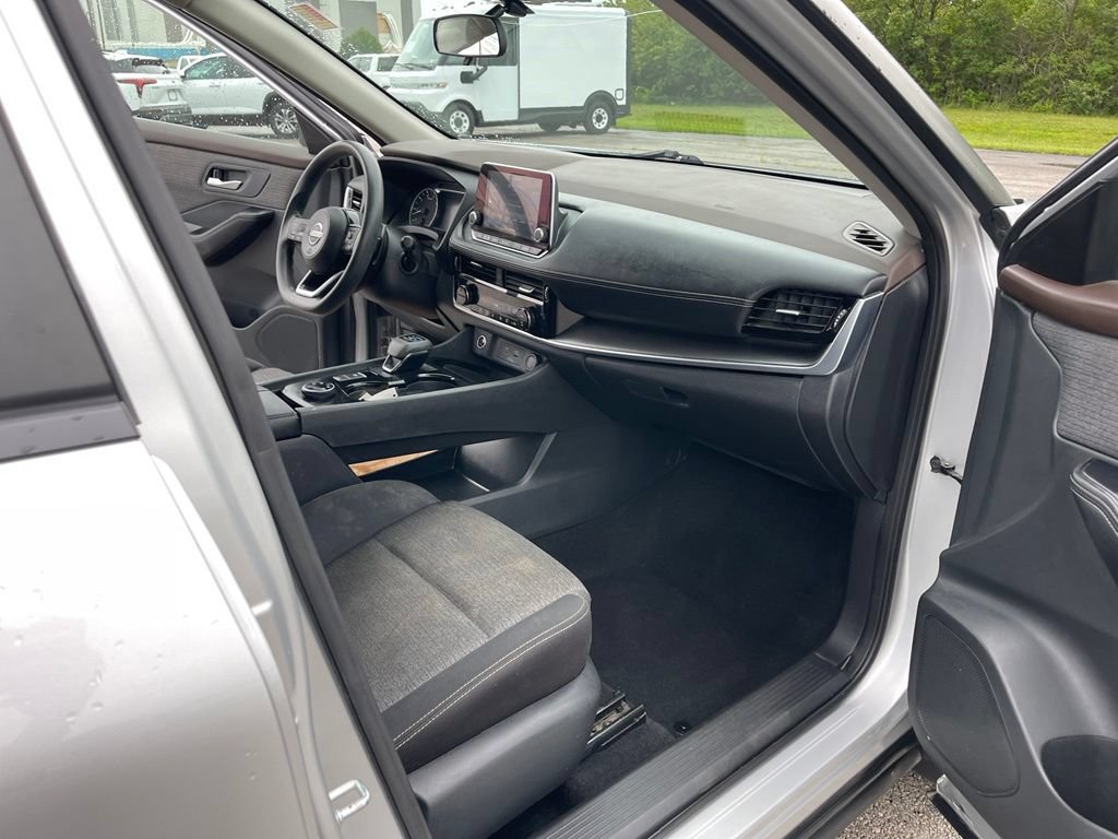 Used 2022 Nissan Rogue SV AWD/4WD image 21