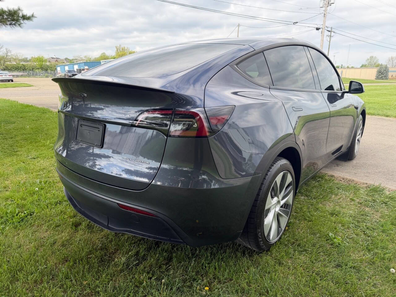 Used 2023 Tesla Model Y Long Range AWD/4WD image 5