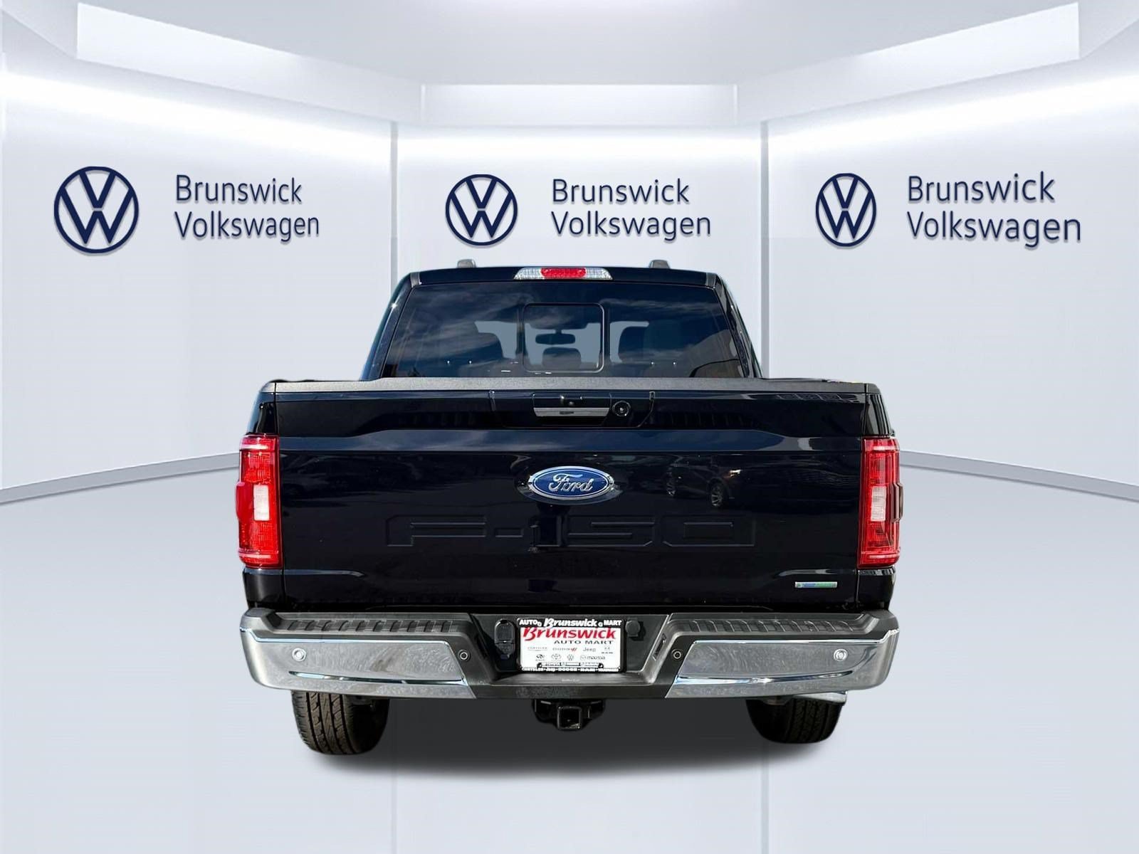 Used 2021 Ford F150 XLT w/ Equipment Group 302A High AWD/4WD image 5