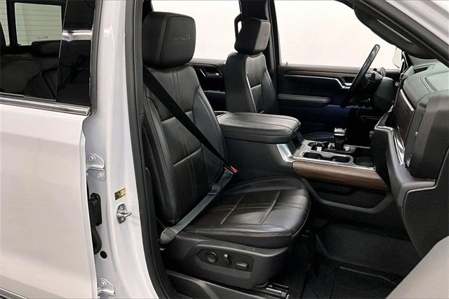 Used 2023 Chevrolet Silverado 1500 High Country w/ High Country Premium Package image 7