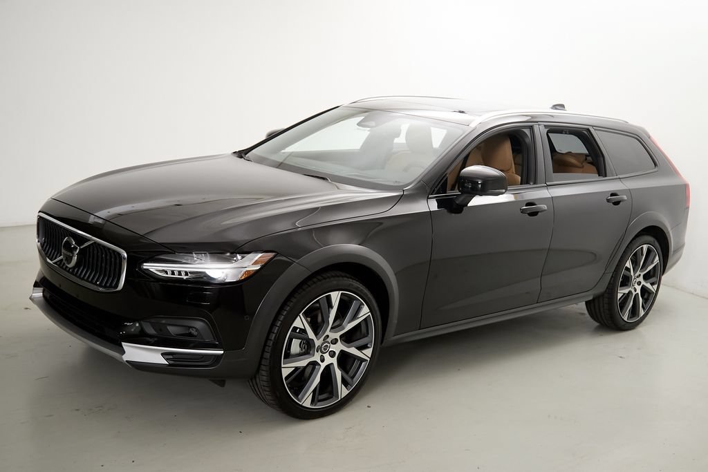 Certified 2025 Volvo V90 B6 Cross Country Ultra AWD/4WD image 6