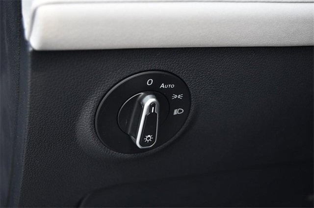 New 2025 Volkswagen Taos SE image 10