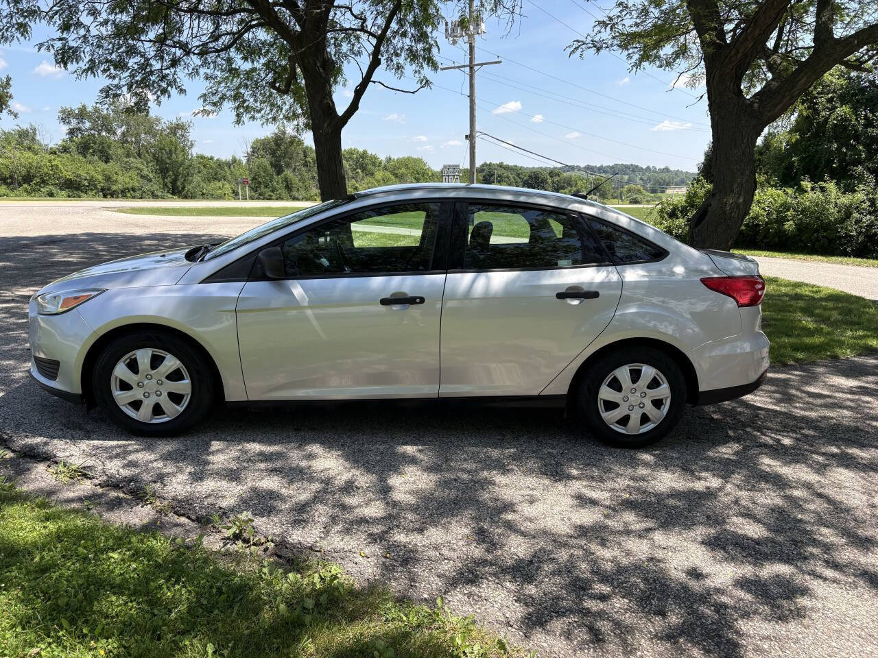 Used 2018 Ford Focus S FWD image 2