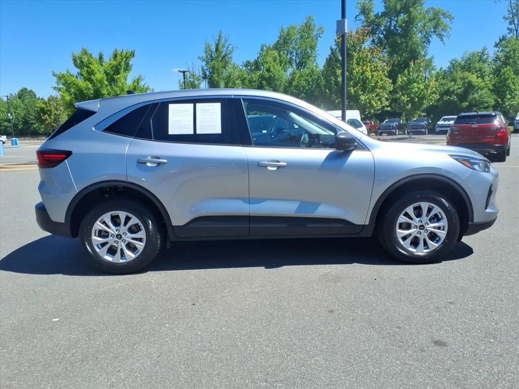 Used 2024 Ford Escape Active AWD/4WD image 30