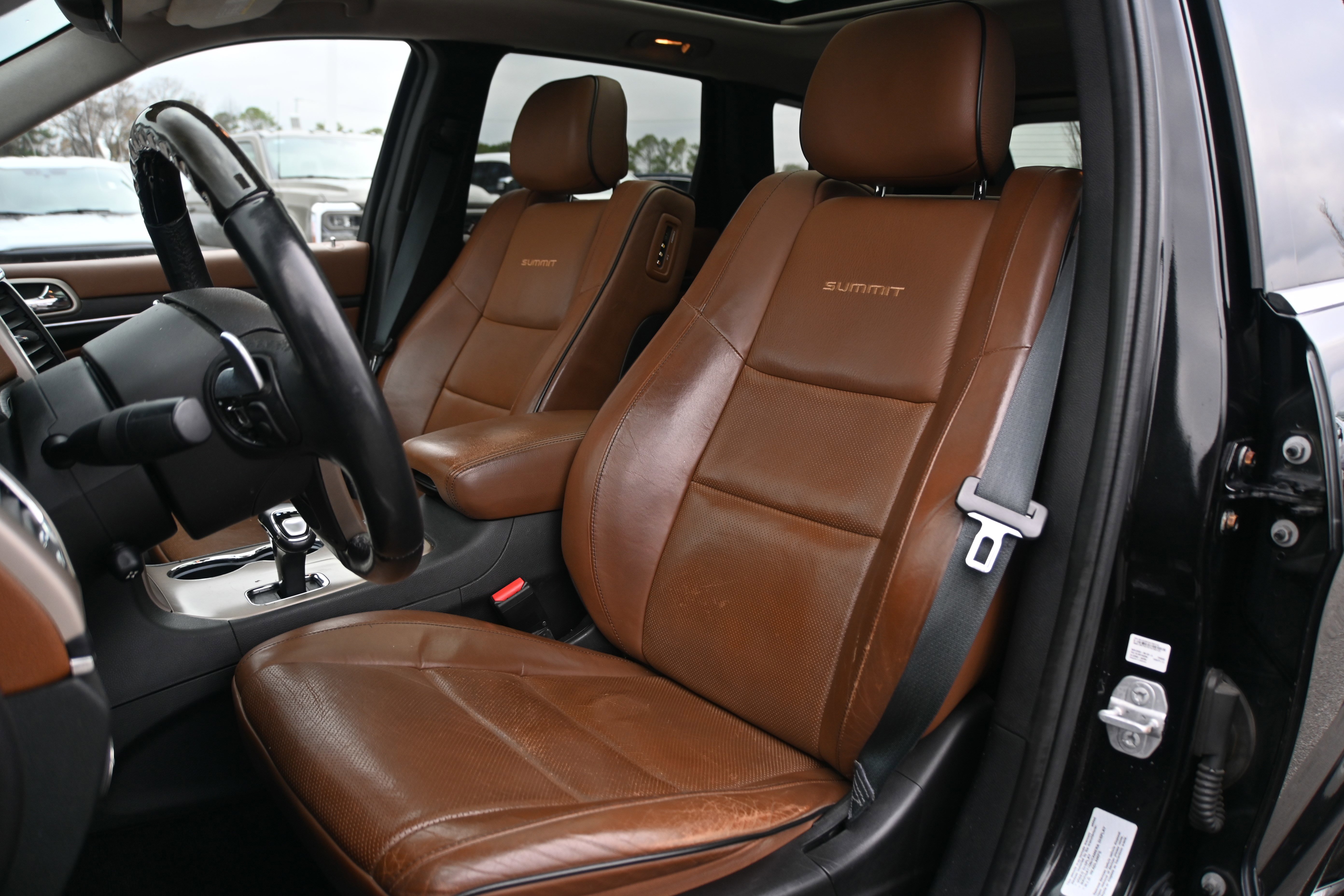Used 2015 Jeep Grand Cherokee Summit image 6