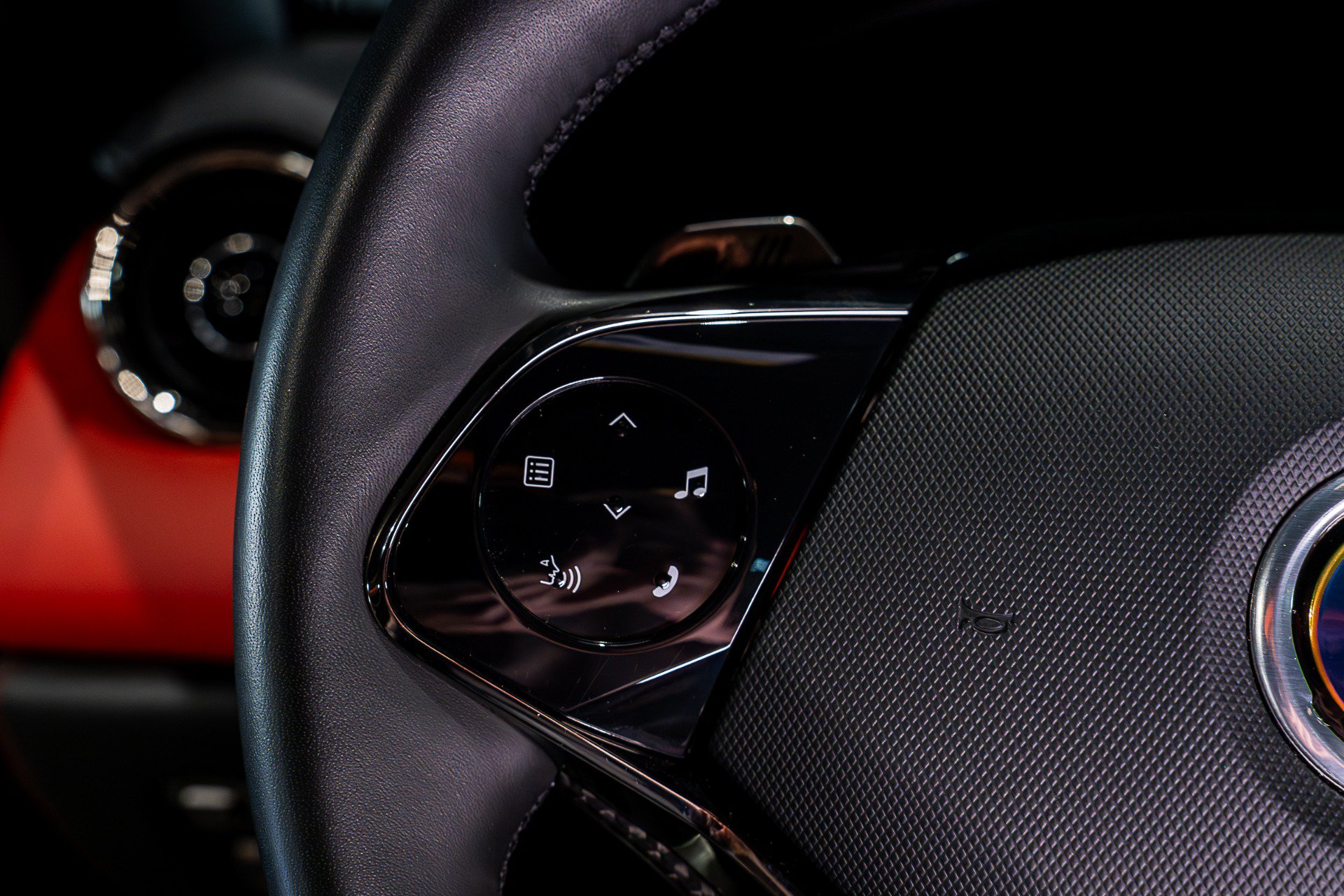Used 2025 Karma Revero Luxury RWD image 43