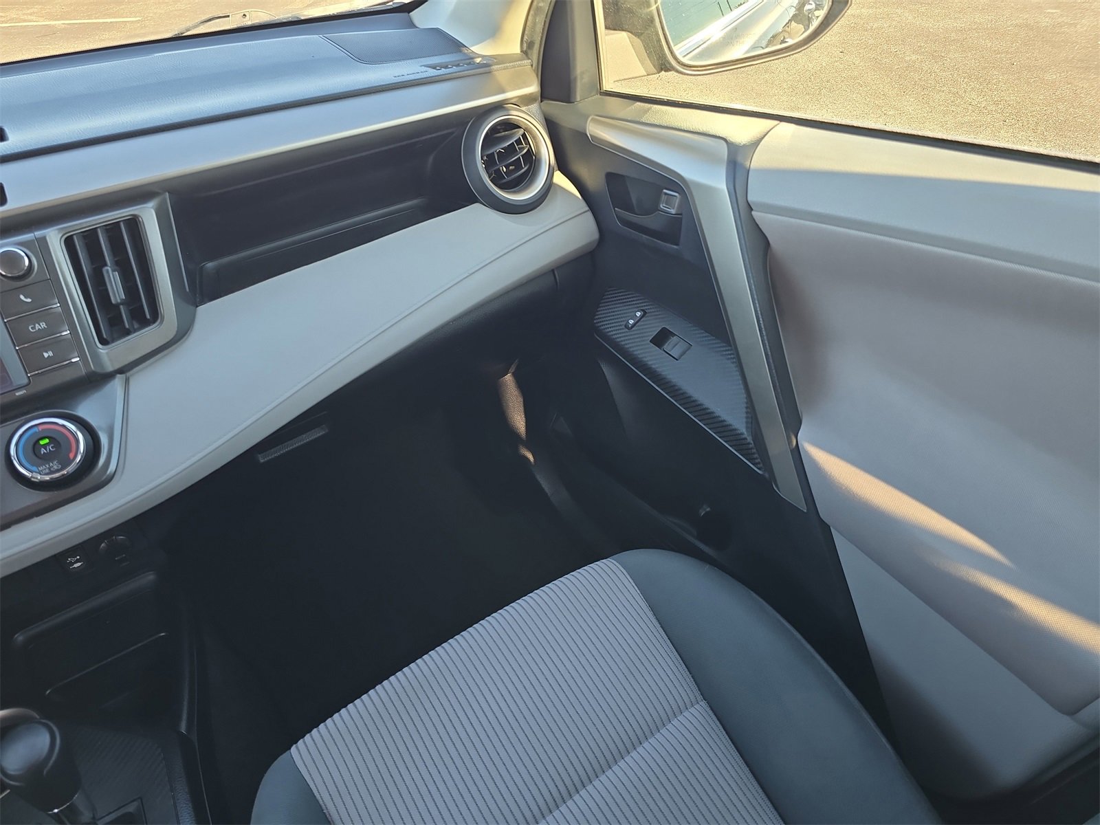 Used 2013 Toyota RAV4 LE image 12