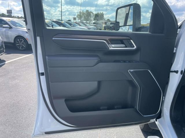 Used 2025 Chevrolet Silverado 2500 LT image 15