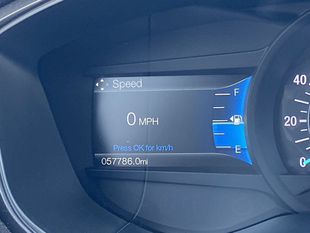 Used 2018 Ford Fusion SE w/ Equipment Group 201A FWD image 8