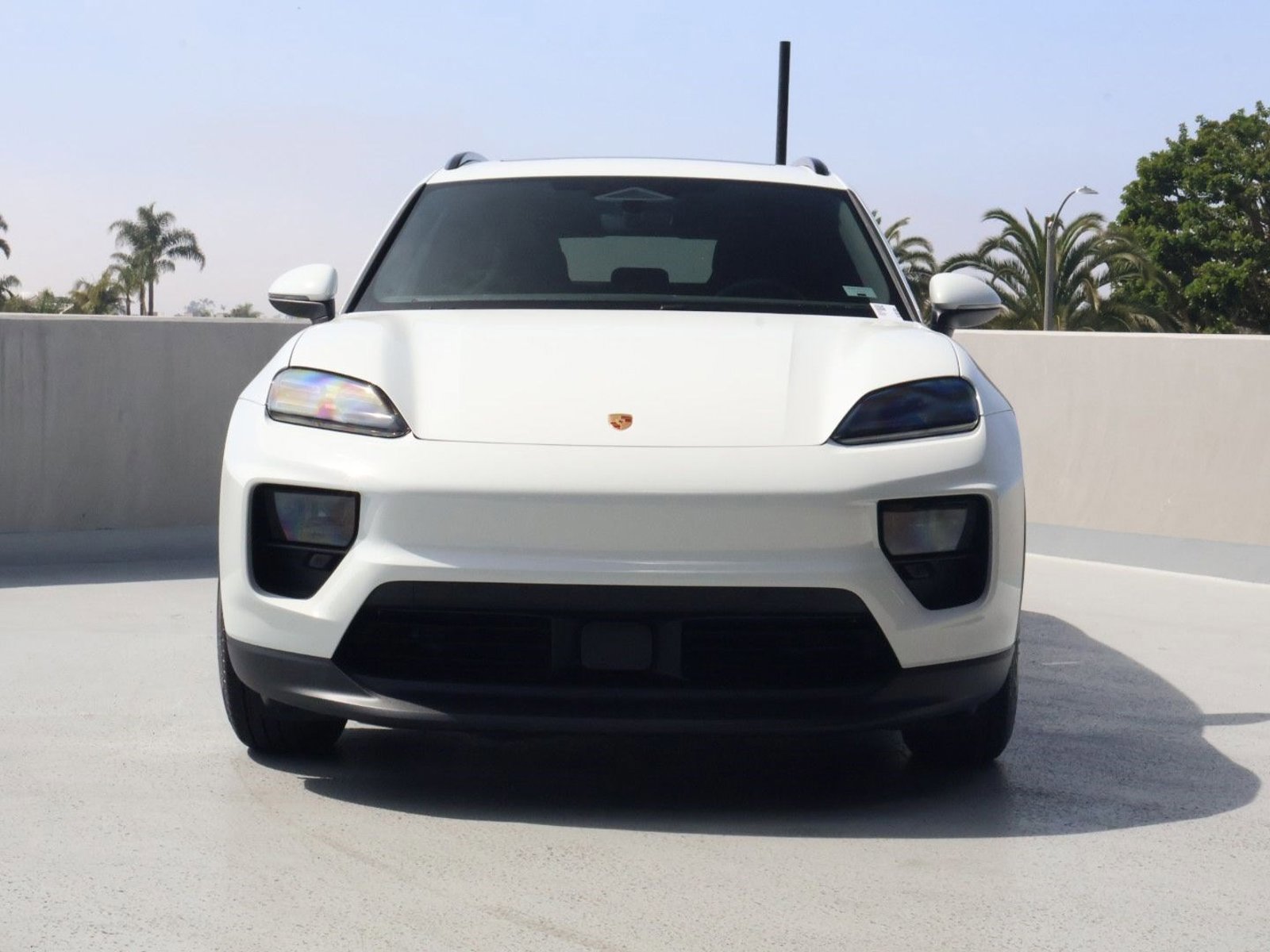 Certified 2025 Porsche Macan 4 Electric image 6