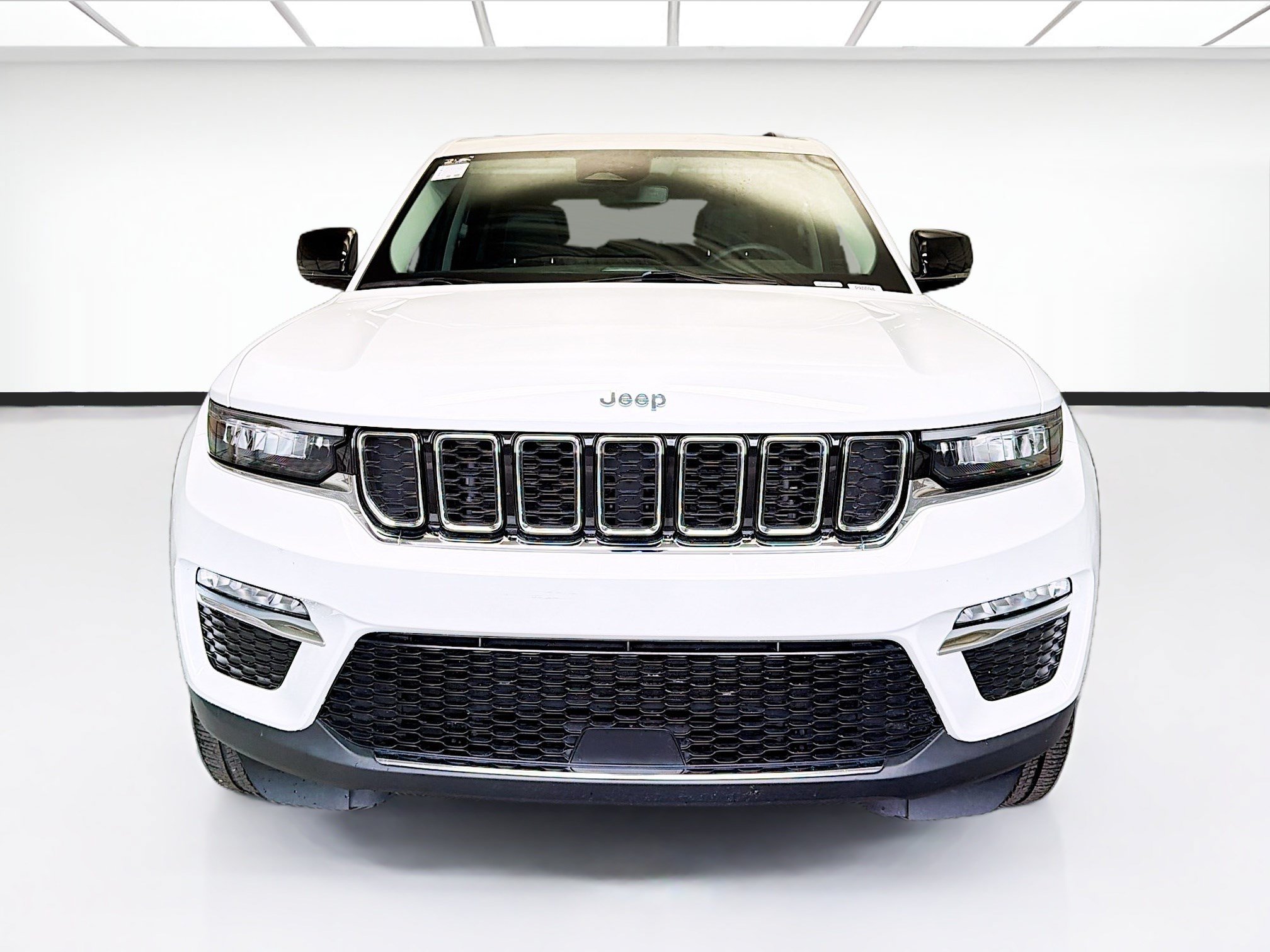 Used 2023 Jeep Grand Cherokee 4WD 4xe image 2