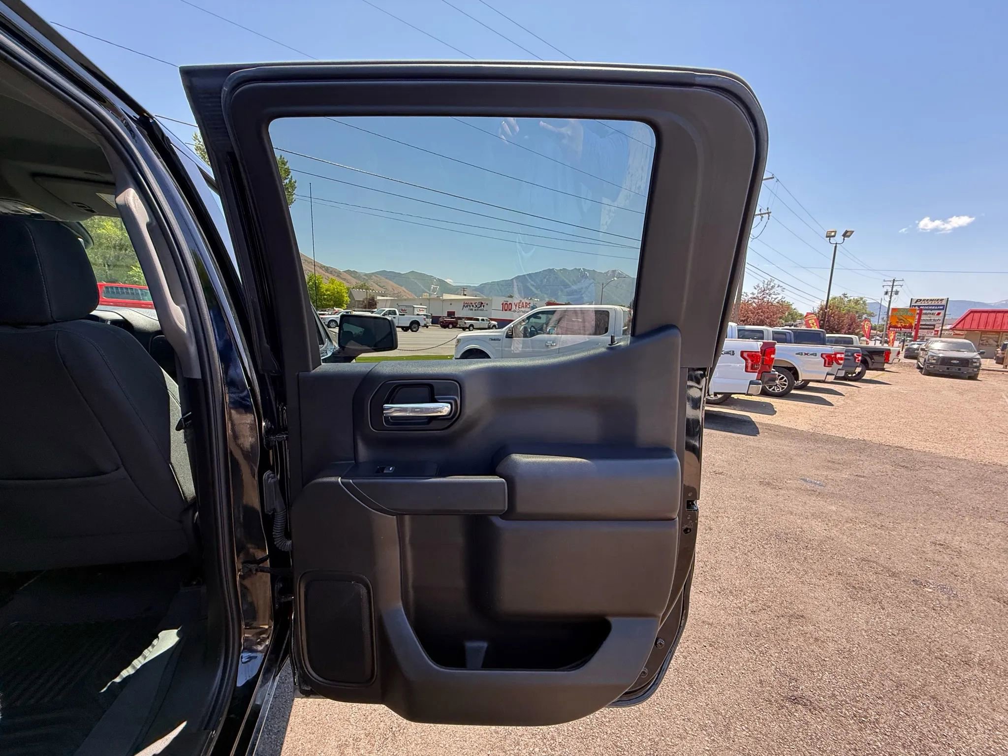 Used 2022 Chevrolet Silverado 1500 Custom w/ Safety Confidence Package image 11