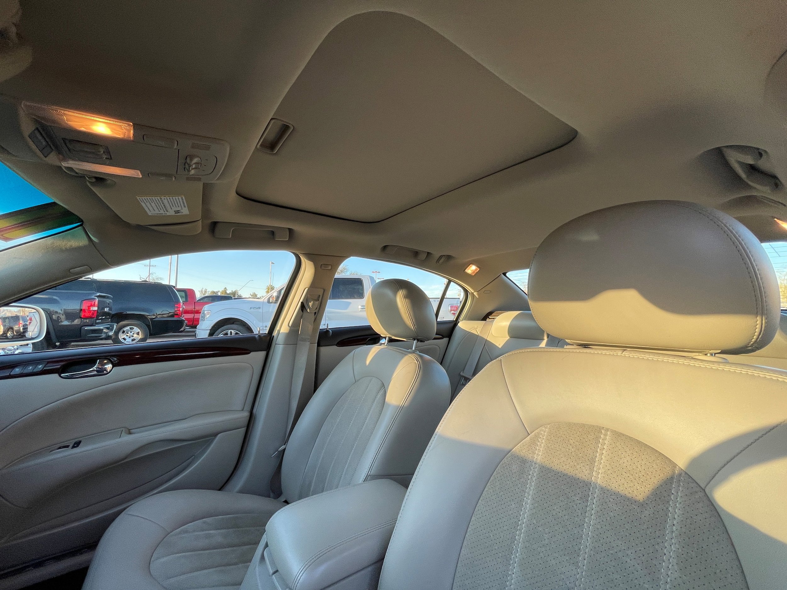 Used 2011 Buick Lucerne Super FWD image 18