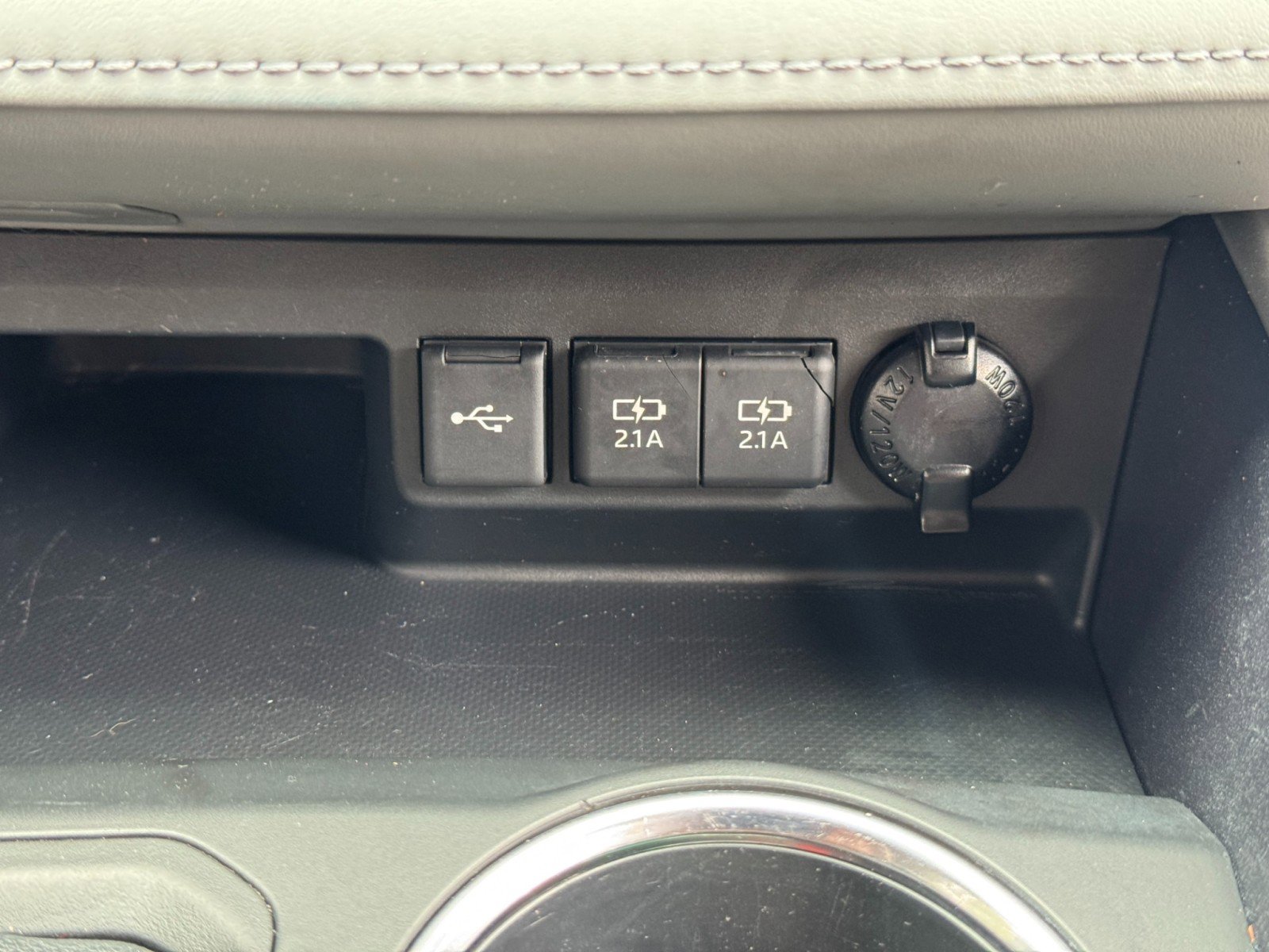 Used 2021 Toyota Highlander LE AWD/4WD image 26