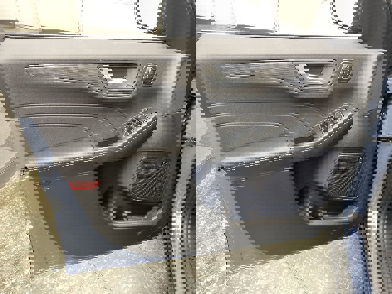 New 2024 Ford Escape SE w/ PHEV Premium Package image 7