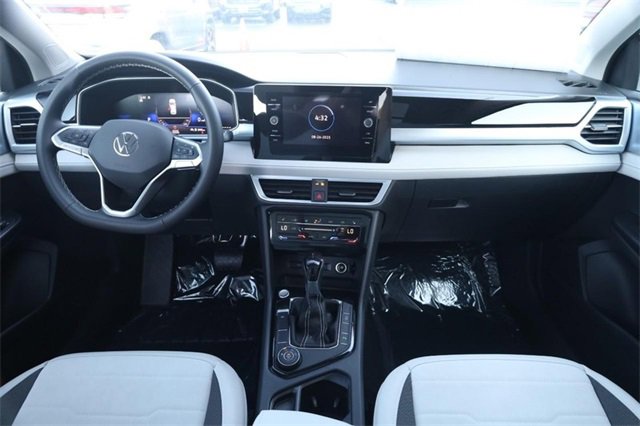New 2025 Volkswagen Taos SE image 23