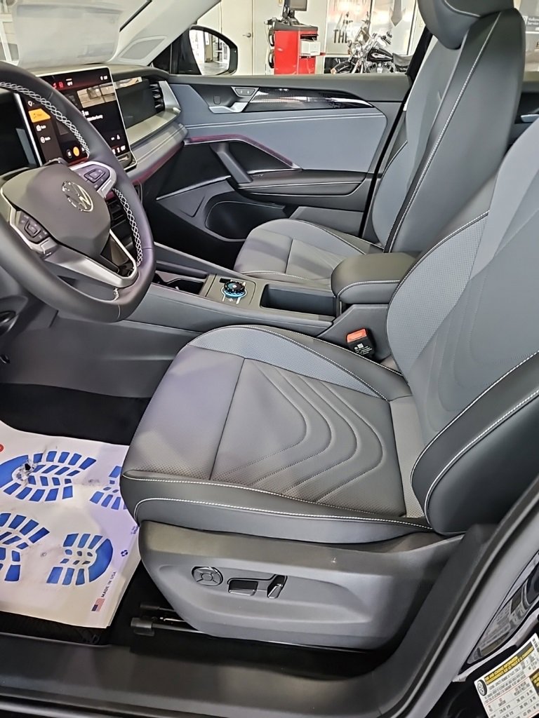 New 2026 Volkswagen Tiguan SE image 28