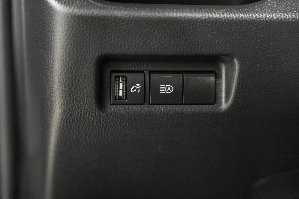 Used 2023 Toyota RAV4 XLE image 39