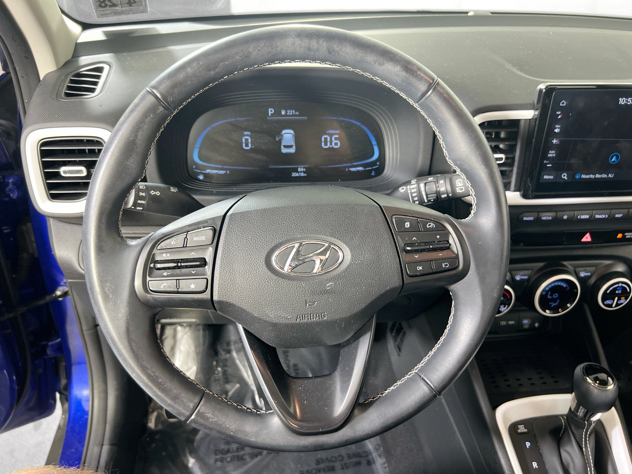 Used 2023 Hyundai Venue Limited w/ Cargo Package FWD image 11