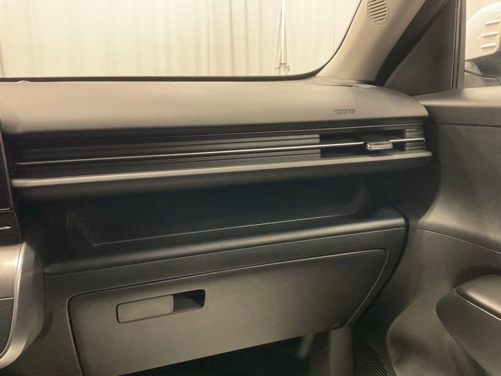 Used 2025 Hyundai Kona SEL image 31