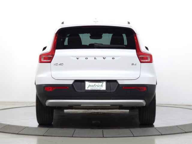 Certified 2023 Volvo XC40 B4 Plus w/ Protection Package Premier FWD image 8