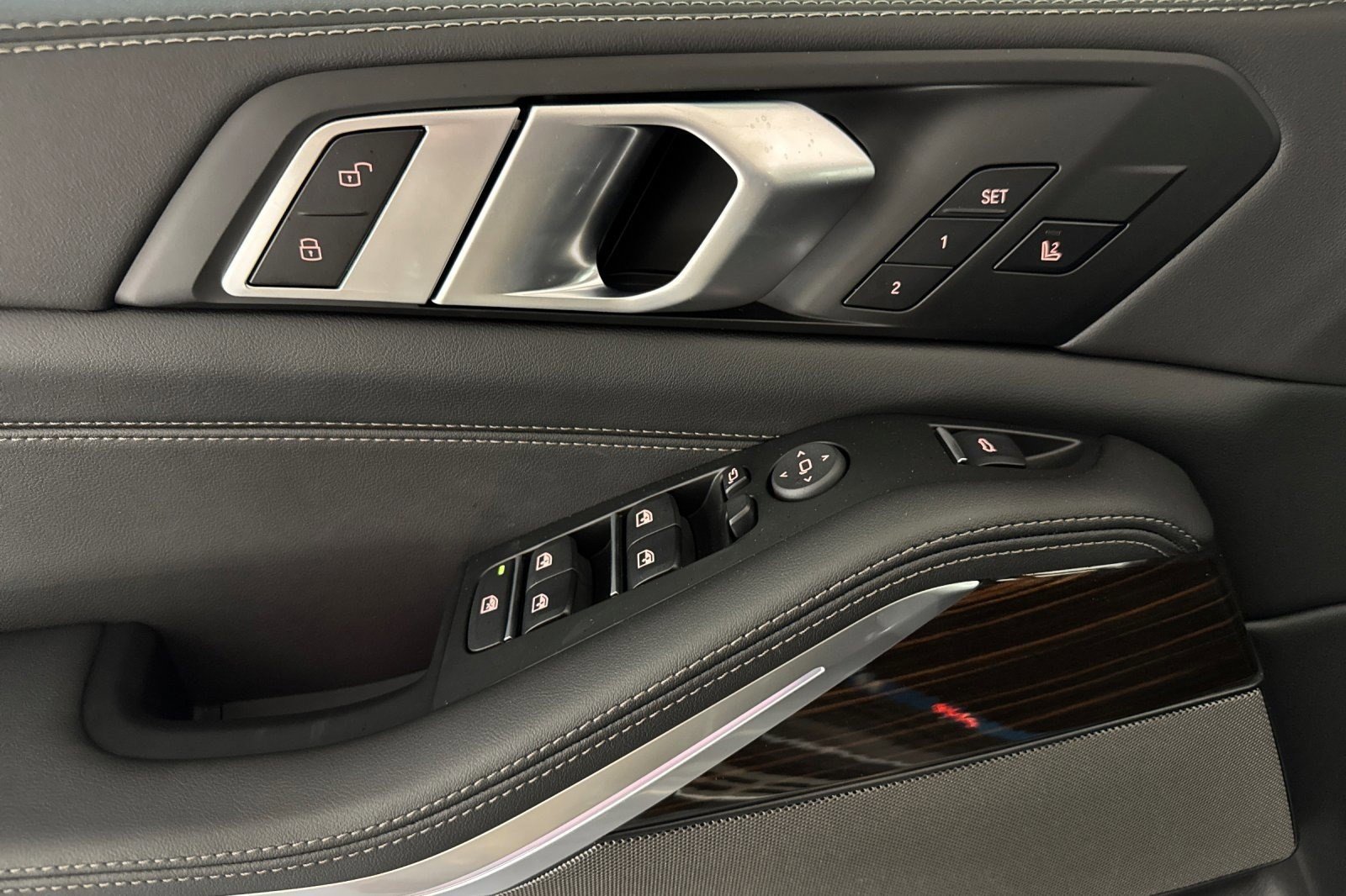 Used 2026 BMW X5 xDrive40i w/ Climate Comfort Package AWD/4WD image 14