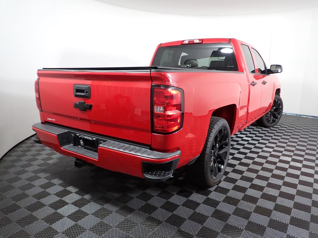 Used 2018 Chevrolet Silverado 1500 Custom w/ Custom Convenience Package RWD image 18